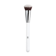 Ilū Make Up Angled Foundation Brush 109 - pennello angolato per fondotinta