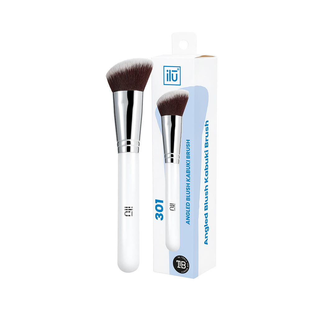 Ilū Make Up Angled Blush Kabuki Brush 301 - pennello angolato da blush