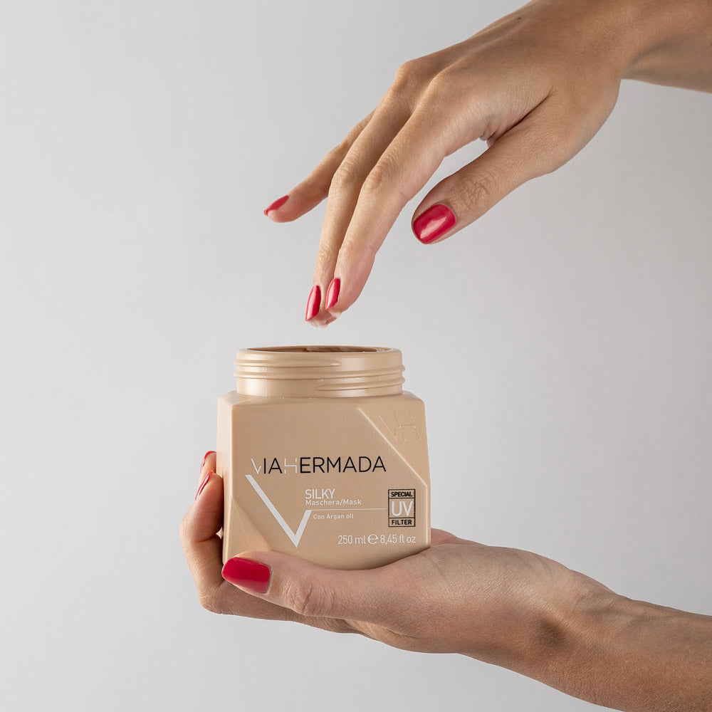 VIAHERMADA Silky Shampoo 250ml  Mask 250ml Silky Oil 50ml + Asciugamano da mare giallo OMAGGIO